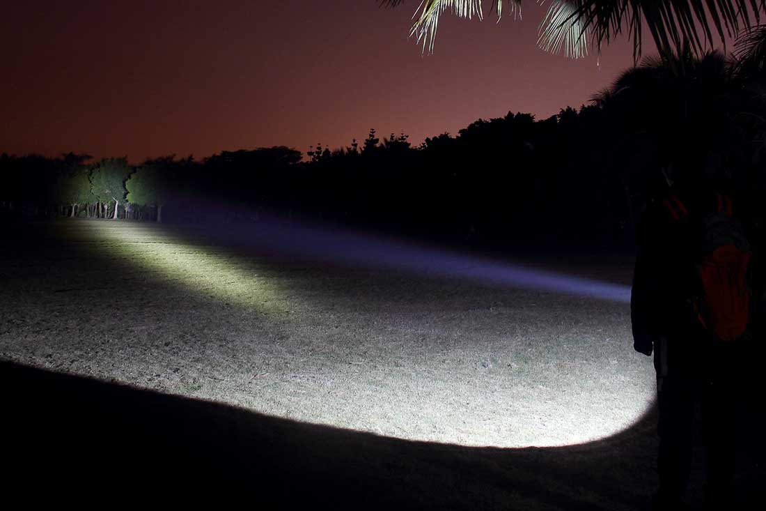 TK32 Fenix Flashlight - 2016 Upgrade - DISCONTINUED